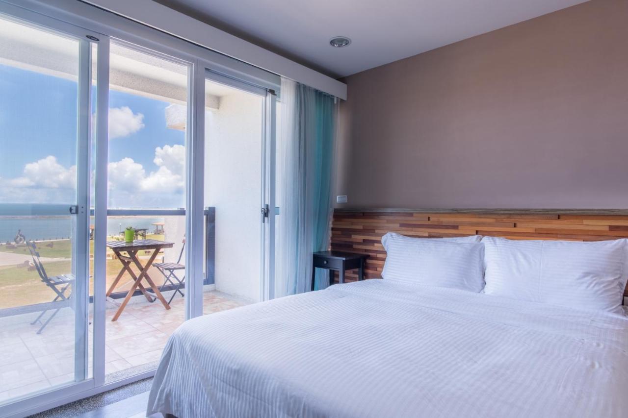 Malibu Oceanview Homestay Magong Exterior photo
